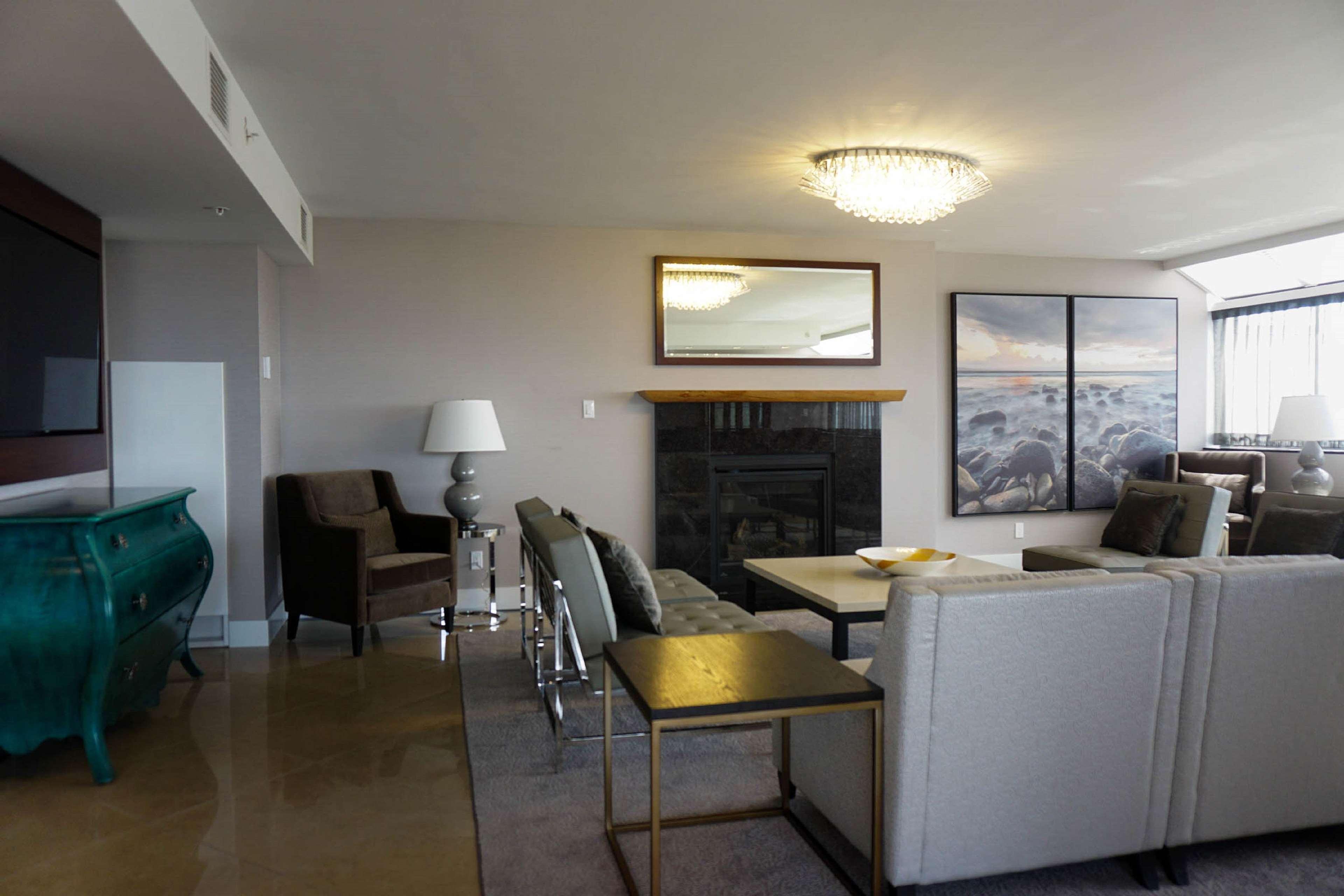 Doubletree By Hilton Hotel & Suites Виктория Екстериор снимка